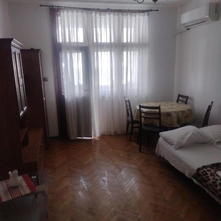 Ferienwohnung 27 Юли 3 Бюджет Warna Exterior foto