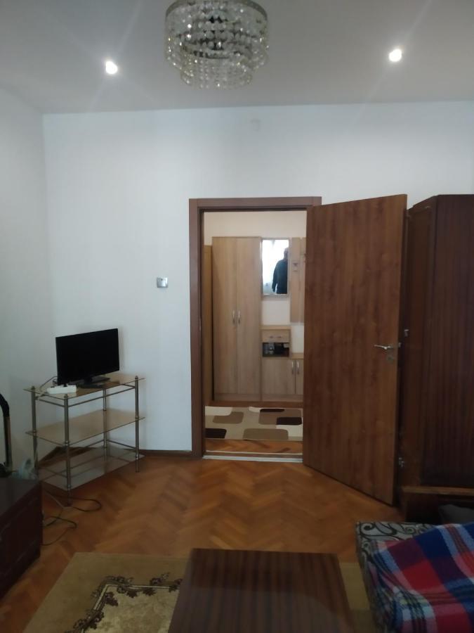 Ferienwohnung 27 Юли 3 Бюджет Warna Exterior foto
